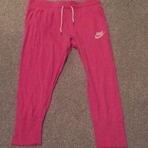 Nike capris joggers